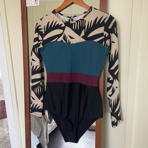 Seea Hermosa One Piece XL 

Fits like a medium